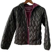 Kenneth Cole glossy black quilted puffer jacket w/ purple zipper/lining size XS