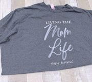 Living the Mom Life grey T-shirt size large