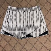 Design lab skort w crossover flap NWOT S