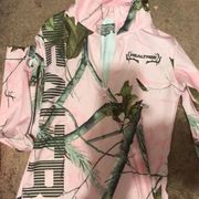 Juniors pink camouflage RealTree  half zip up long sleeve shirt size medium