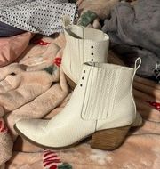 White booties size 8 great condition!!