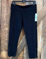 Calvin Klein NWT  Performance 7/8 Length Leggings / Large