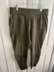 Puma green mixed media jogger sweats size XL