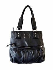 B Makowsky Smooth Glove Leather Satchel Shoulder Bag Signature Black Zip Top