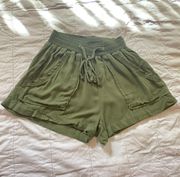 Green Loose-fitting Shorts