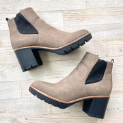Naturalizer Madalynn Chunky Lug Sole Chelsea Boot | Taupe Size 10