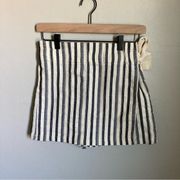 Urban Outfitters Navy & Cream Skort Size Small