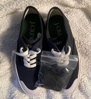 New J crew navy and white shoes with extra laces size 5