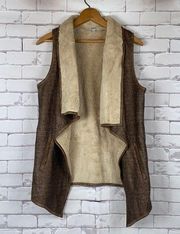 Small faux leather trim fur lined vest with pockets - Sherpa NWOT