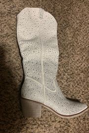 Glitzy White Rhinestone Cowgirl Boots