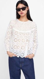 ★ NWT  Woman Openwork Embroidery blouse - White ★