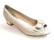 DANA BUCHMAN SHELLEY ICE PEEP TOE PUMP IN IVORY AND GOLD 7.5 M