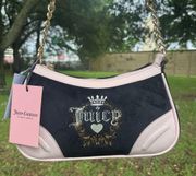 NWT  Powder Blush Velour Heritage Shoulder Bag 
Viral bag