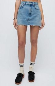 NWT Re/Done 90s Denim Mini Skirt in Faded Blue Size 28 Cut Off Raw Hem