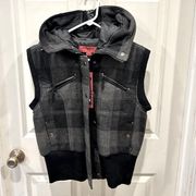 Coffeeshop Hooded Cropped Plaid Puffer Vest Juniors size Large NWT