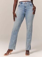 NWOT Abercrombie & Fitch High rise Curve Love Straight Jeans.