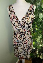 Silk V neck Sleeveless Lined dress in Size 6