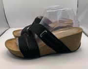 Clark’s Collection size 8.5M black wedge sandals crossed adjustable strap