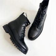 NEW Vince Cabria Lug Sole Water Repellent Combat Boots Black Leather Size 6.5