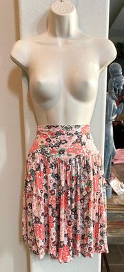 Like new  boho style skirt with zipper closure Sz S