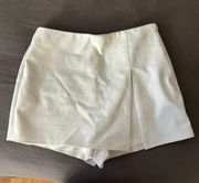 Slim Fit Skort