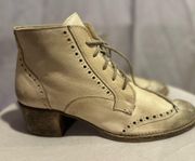 Donald Pliner booties size 9