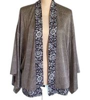 KIMCHI BLUE/URBAN OUTFITTERS grey and blue soft and silky short kimono. XS. EUC