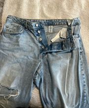 Distressed Boyfriend Jeans Light Wash