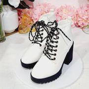 Brand new Seven 7 White Chunky Ankle Boots Size: 6