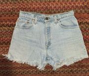 Levi’s VTG  550 LIGHT WASH CUT OFF DENIM SHORTS