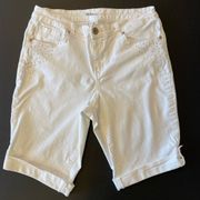 Style & Co. Denim Bermuda cuffed white Jean shorts with accented pockets size 10