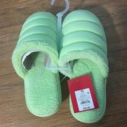 Wondershop Slippers Green Size XS (Men's 5-6/Woman's 6-7)