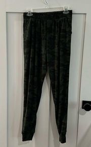 Boutique Women's M Camouflaged Jogger Pant Dark Green Buttery Soft Lounge Sweats