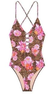 VICTORIA SECRET
Plunge One-piece & Matching Towel