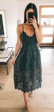 ASTR The Label Embroidered Lace Midi Dress Hunter Green sz Small