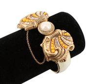 Juicy Couture Vintage Y2K Rhinestone Pearl Gold Tone Bow Bracelet