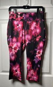 Danskin Now Fitted Pink/Red Floral Print Capri's Size Small