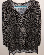 4/$15 A.GAIN EUC ANIMAL PRINT HIGH LOW OVERSIZED V-NECK BLOUSE TOP SIZE MEDIUM