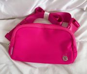 Everywhere Belt Bag Sonic Pink 1L