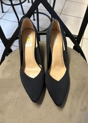 Size 9m  Black Pumps