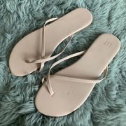 Women’s 9  Pale Pink Cream Strappy Toe Loop Flat Summer Sandals