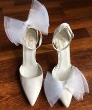 Lulus Tanyay White Satin Pointed Bow 4in heels