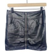 Forever 21 F21 black faux leather mini skirt size medium EUC