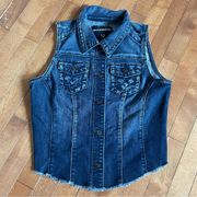 women’s/teen size medium maurice’s button up collared jean vest!