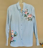 Elegant Blouse with flowers embroidered / Blue / Size M