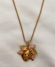 Vintage dainty gold rose pink color flower floral fairy core necklace