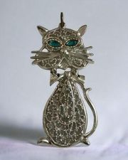 Large Blue Eyed Cat Pendant 4 in