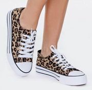 platform canvas leopard print women sneakers Size 9