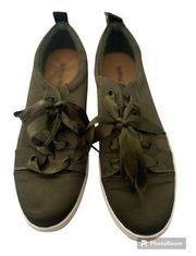 Dirty Laundry Green Silky Sneakers Size 9.5