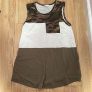 Camo layer tank top size small